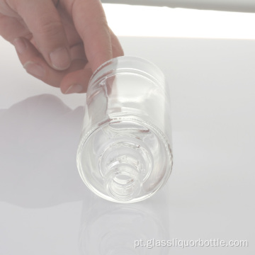 Garrafa de vidro de licor com tampa de alumínio